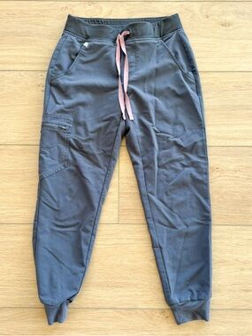 Figs Charcoal Gray Jogger Scrub Pants with Mauve Drawstring
